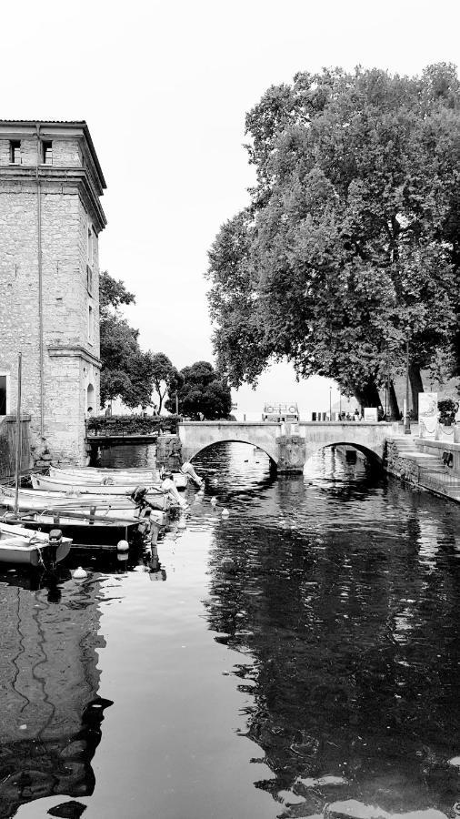 North Lake Riva Apartment, Steps From The Garda Lake ภายนอก รูปภาพ