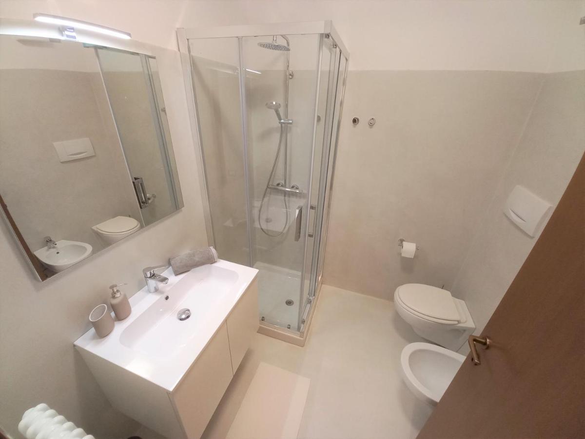 North Lake Riva Apartment, Steps From The Garda Lake ภายนอก รูปภาพ