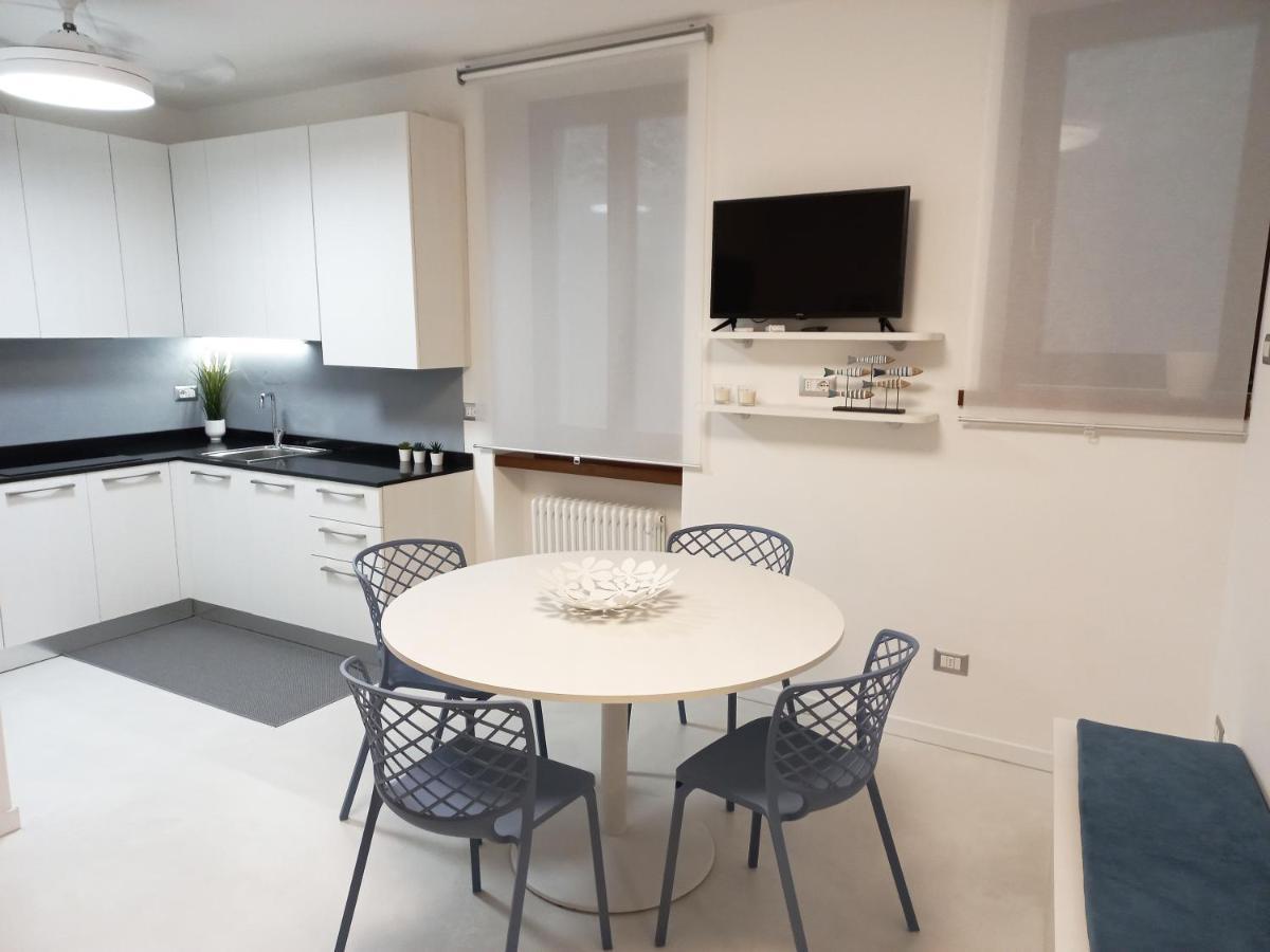 North Lake Riva Apartment, Steps From The Garda Lake ภายนอก รูปภาพ