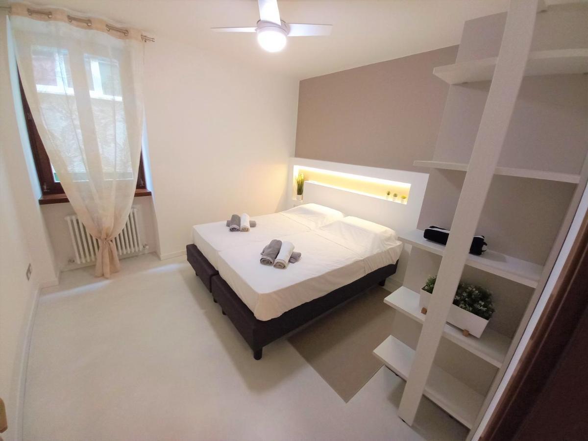 North Lake Riva Apartment, Steps From The Garda Lake ภายนอก รูปภาพ